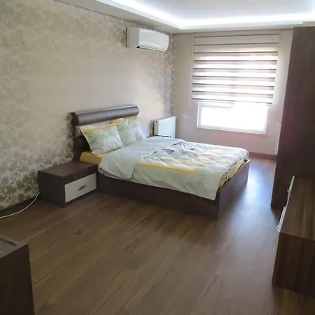 Lux Private *